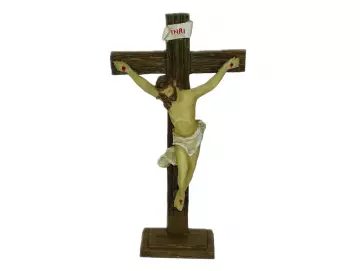 Jesus am Kreuz auf Sockel